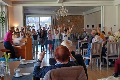 Fr&uuml;hlingsgru&szlig; der Grundschule Heinsheim in der Tagespflege