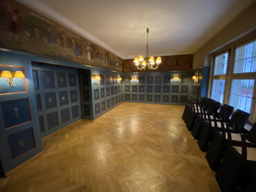 Noch fehlen Möbel und Gäste. Die Bilder geben schon einen Vorgeschmack auf das besondere Ambiente der Tagespflege im ehemaligen Schlossrestaurant Heinsheim.